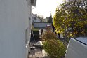 Arbeiter stuerzt mit Balkon ab Koeln Porz Zuendorf Westfeldgasse P09